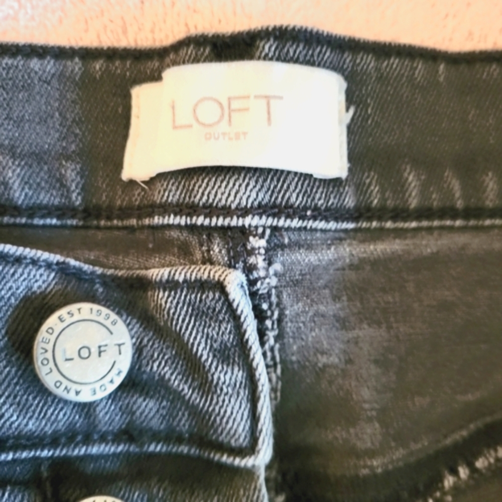 LOFT Women's Dark Gray Denim‎ Shorts (Size 8) - Picture 4 of 14